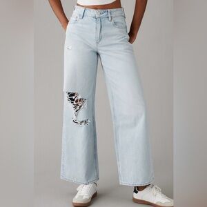 AE Strigid Ripped Super High-Waisted
Baggy Wide-Leg Ankle Jean Size 4